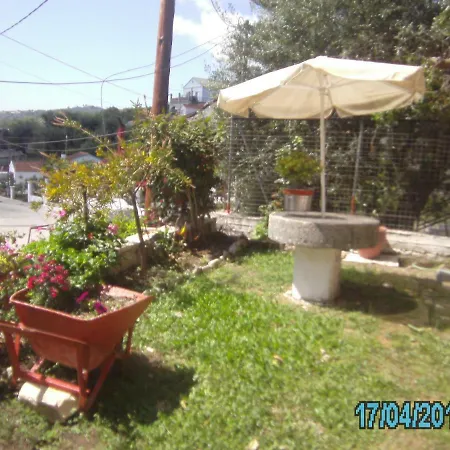 Apartamento Eva House Petrití